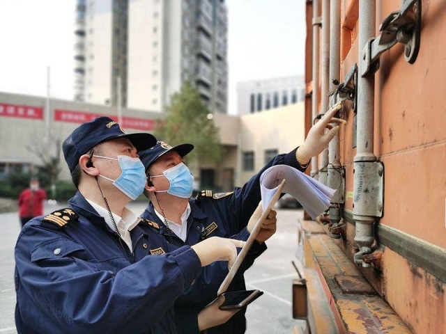 海關查驗2.jpg